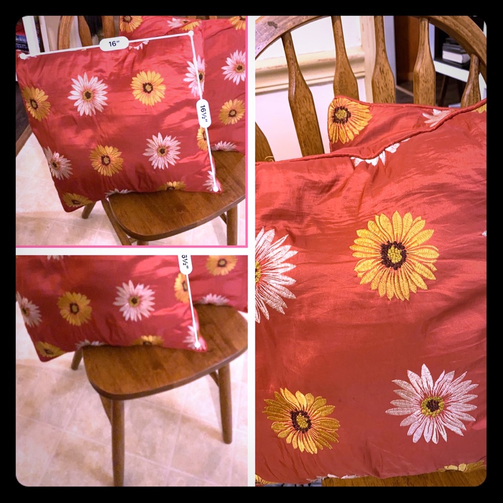 Decorative daisy pillows